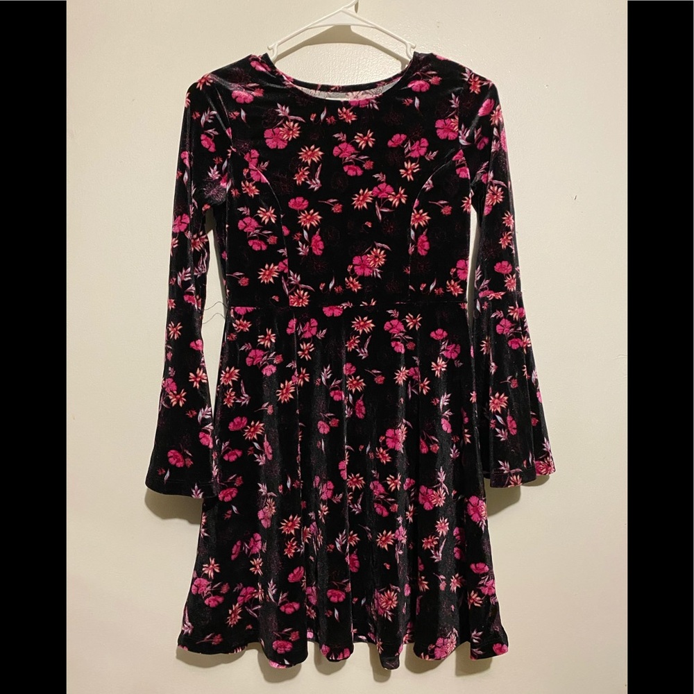 Girl’s dress